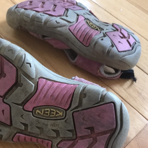 KEENS Waterproof pink Keens - Picture 3 of 5